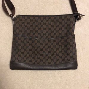 Gucci messenger bag